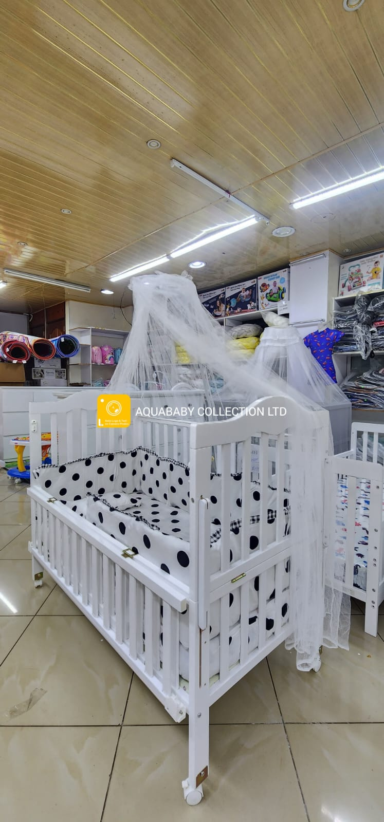 White Multifunctional Baby Cot with Mosquito Net