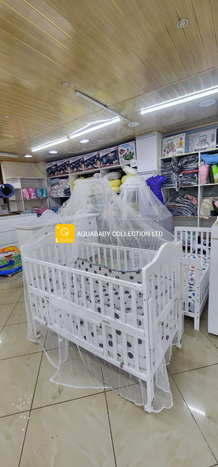 White Multifunctional Baby Cot with Mosquito Net
